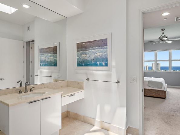 2640 Lake Shore Drive 2215, Riviera Beach FL 33404