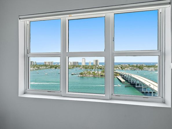 2640 Lake Shore Drive 2215, Riviera Beach FL 33404