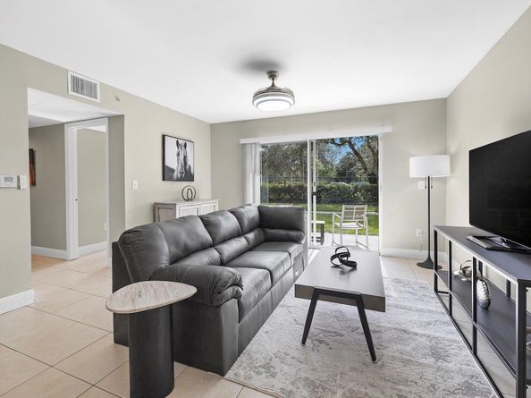 1400 Crestwood Court S 1401, Royal Palm Beach FL 33411