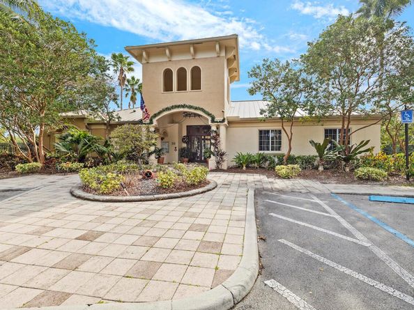 1400 Crestwood Court S 1401, Royal Palm Beach FL 33411