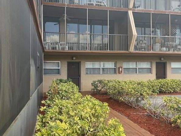 2500 Coral Springs Dr 202, Coral Springs FL 33065