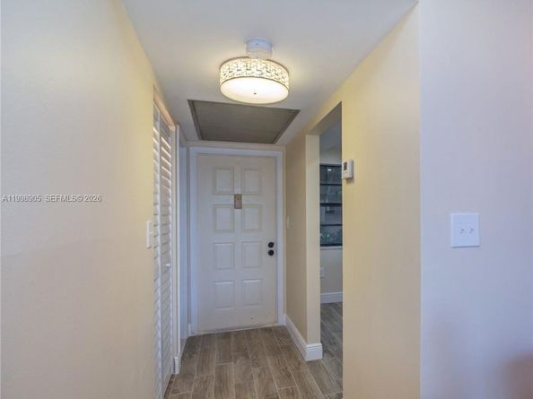 1100 Colony Point Circle 105, Pembroke Pines FL 33026