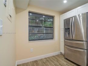 1100 Colony Point Circle 105, Pembroke Pines FL 33026