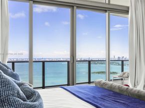 460 NE 28th Street 4002, Miami FL 33137