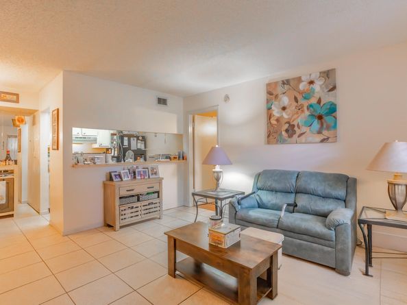 7137 Golf Colony Court 103, Lake Worth FL 33467