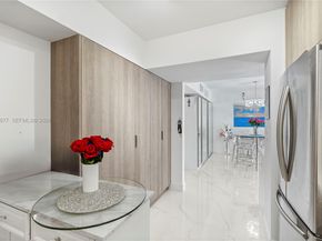 3600 Mystic Pointe Drive 1017, Aventura FL 33180