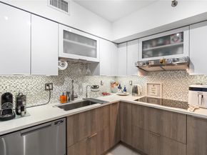3600 Mystic Pointe Drive 1017, Aventura FL 33180