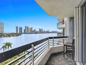 3600 Mystic Pointe Drive 1017, Aventura FL 33180