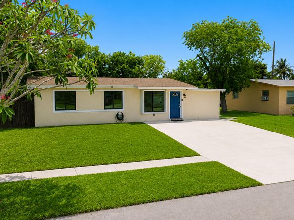 5700 SW 37 Court, Davie FL 33314