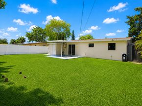 5700 SW 37 Court, Davie FL 33314