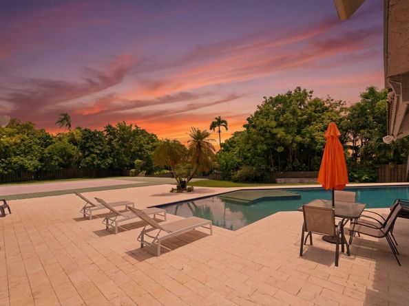 251 NW 104th Avenue, Coral Springs FL 33071