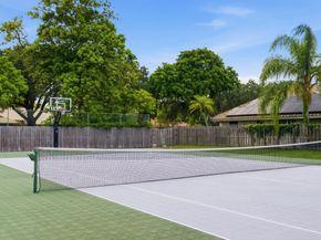 251 NW 104th Avenue, Coral Springs FL 33071