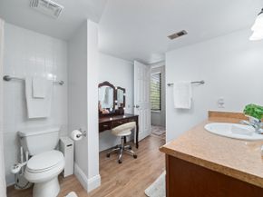 1351 NE 40th Place, Oakland Park FL 33334