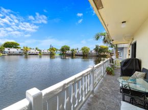 1351 NE 40th Place, Oakland Park FL 33334