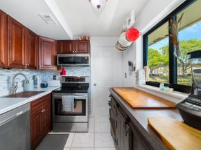 1351 NE 40th Place, Oakland Park FL 33334