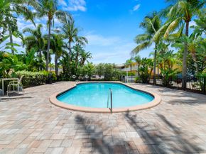 1351 NE 40th Place, Oakland Park FL 33334