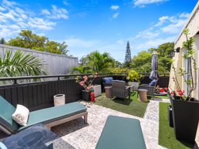 1351 NE 40th Place, Oakland Park FL 33334
