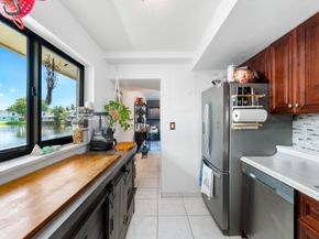 1351 NE 40th Place, Oakland Park FL 33334