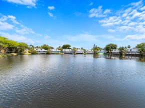 1351 NE 40th Place, Oakland Park FL 33334