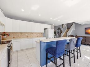 1327 Isleworth Court, Royal Palm Beach FL 33411