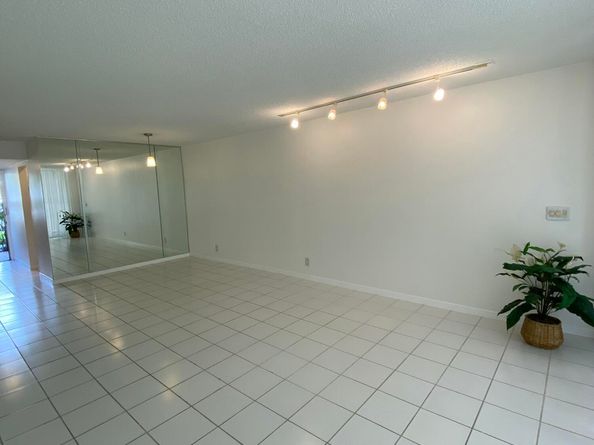 4110 Tivoli Court, Greenacres FL 33467
