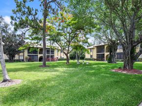 321 Pine Ridge Circle C2, Greenacres FL 33463