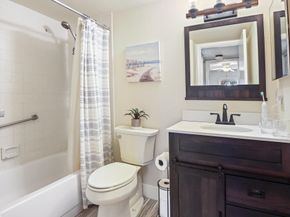 321 Pine Ridge Circle C2, Greenacres FL 33463