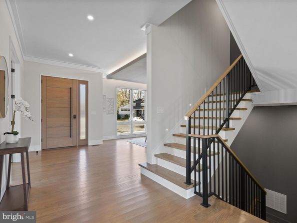 616 Gibson Circle SW, Vienna VA 22180