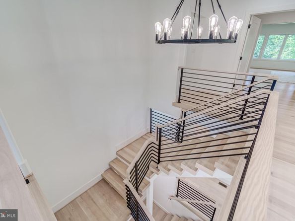 616 Gibson Circle SW, Vienna VA 22180