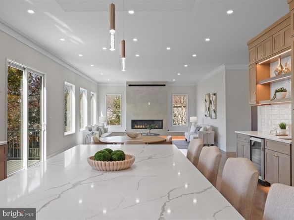 616 Gibson Circle SW, Vienna VA 22180