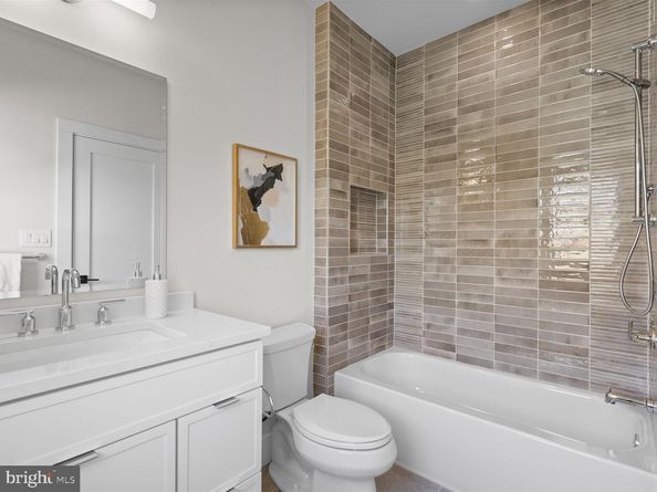 616 Gibson Circle SW, Vienna VA 22180