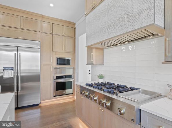 616 Gibson Circle SW, Vienna VA 22180