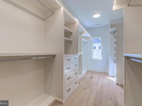 616 Gibson Circle SW, Vienna VA 22180