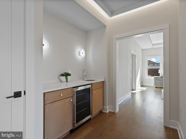 616 Gibson Circle SW, Vienna VA 22180