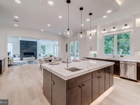 616 Gibson Circle SW, Vienna VA 22180