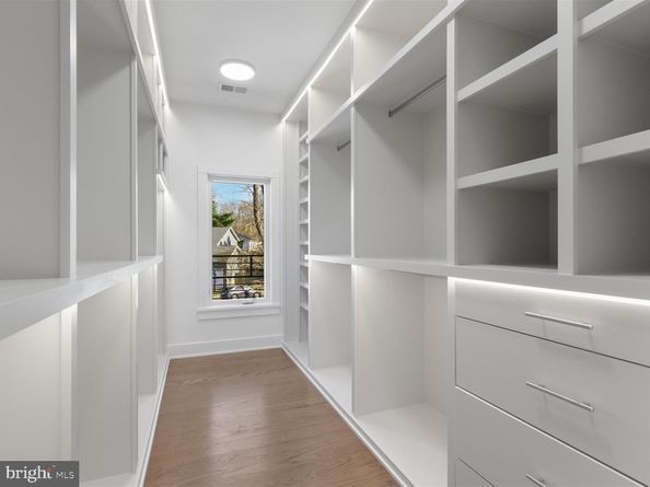 616 Gibson Circle SW, Vienna VA 22180