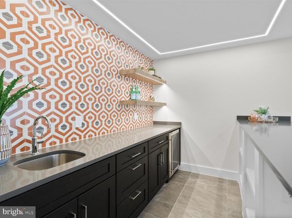 616 Gibson Circle SW, Vienna VA 22180