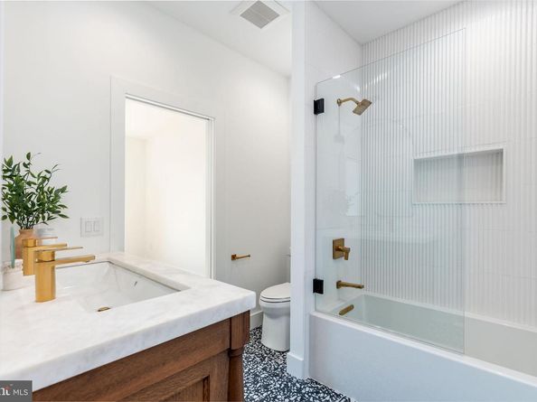 112 Righter Street, Philadelphia PA 19128