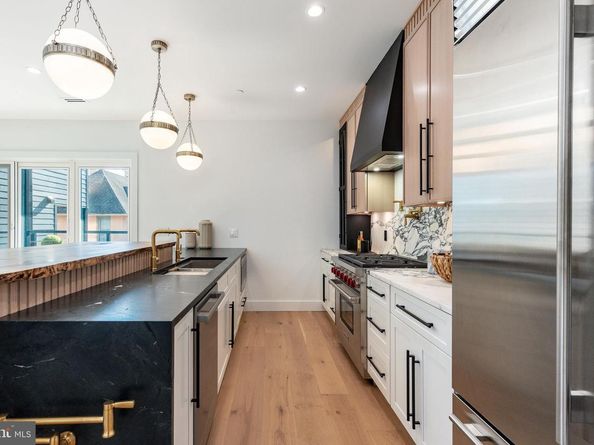 112 Righter Street, Philadelphia PA 19128