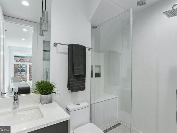 4 R Street NW 3, Washington DC 20001