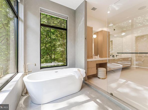3632 36TH Road N, Arlington VA 22207
