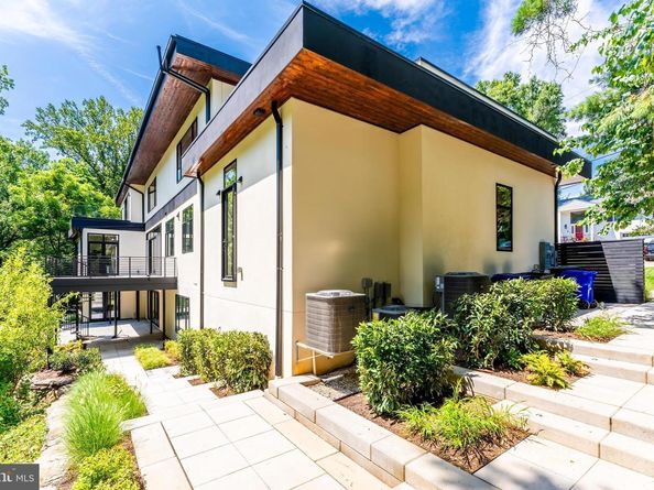 3632 36TH Road N, Arlington VA 22207