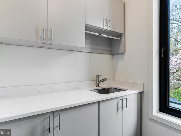 3632 36TH Road N, Arlington VA 22207