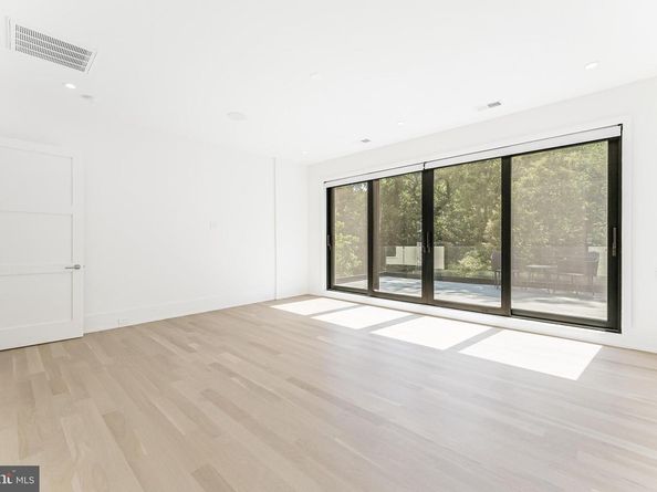 3632 36TH Road N, Arlington VA 22207