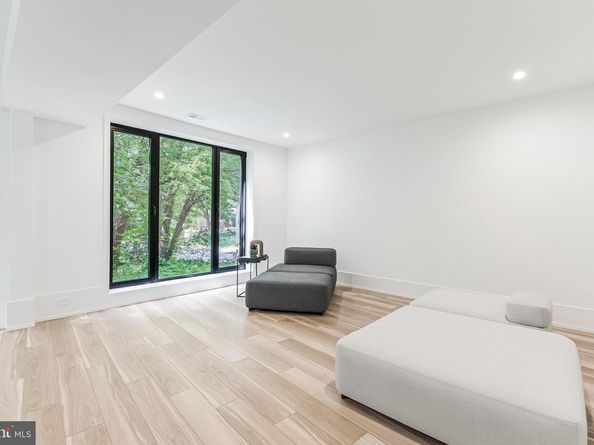 3632 36TH Road N, Arlington VA 22207