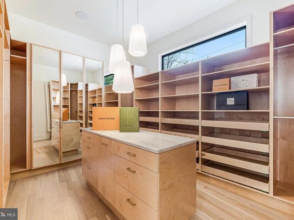 3632 36TH Road N, Arlington VA 22207