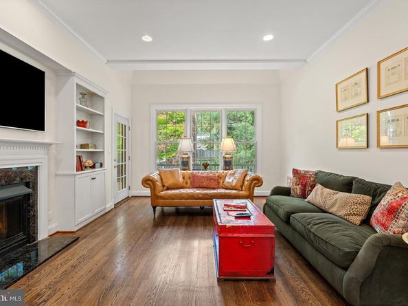 9200 Town Gate Lane, Bethesda MD 20817