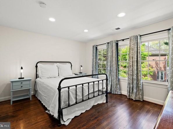 9200 Town Gate Lane, Bethesda MD 20817