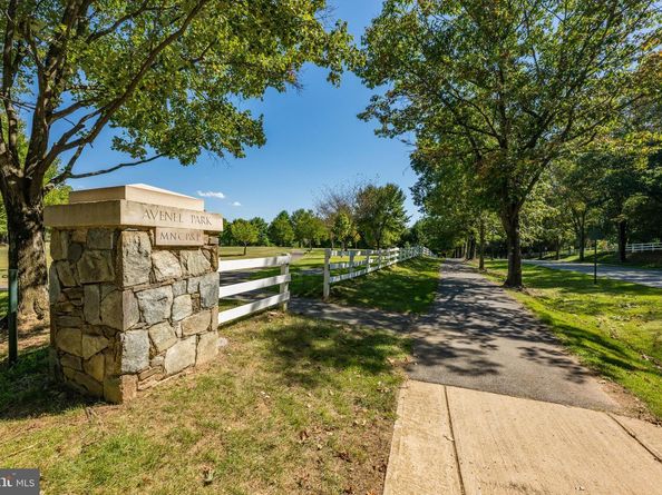 9200 Town Gate Lane, Bethesda MD 20817