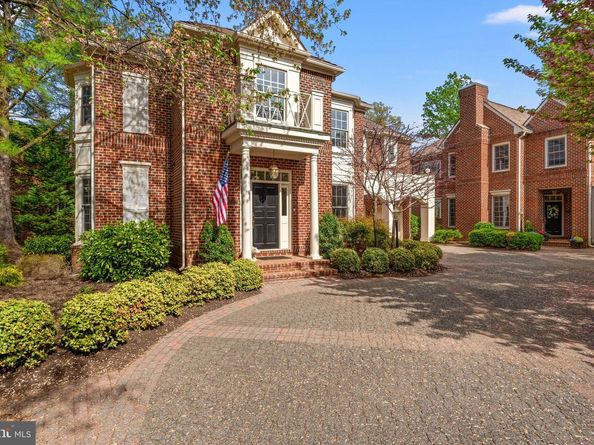 9200 Town Gate Lane, Bethesda MD 20817